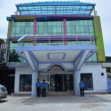 뉴 골든 포워드 호텔 양곤 외부 사진